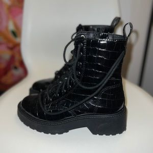 Steve Madden Black Crocodile Platform Combat Boots - Women’s 6.5
